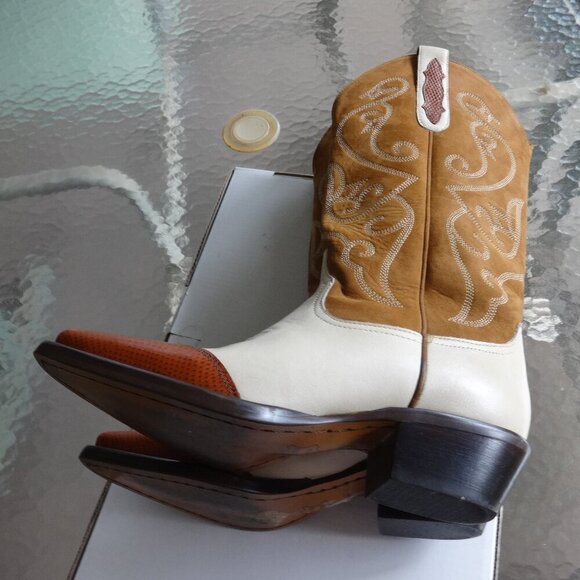 Nine West Western boots women's size 5.5M, 3 tone leather, pointed toe, quality - Picture 10 of 15